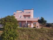 Tria Monastiria Kreta, Tria Monastiria: Geräumige Villa mit atemberaubender Aussicht zu verkaufen Haus kaufen